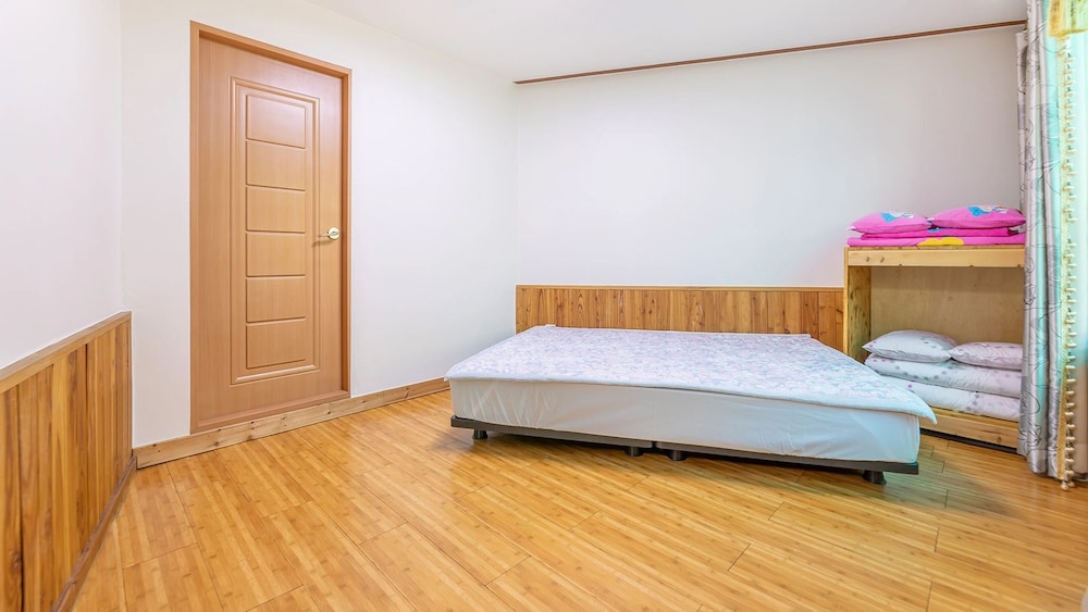 Cheongpyeong Yeoul Pension 16/50