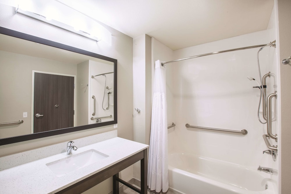 La Quinta Inn Stes By Wyndham Tulsa Broken Arrow 12/39