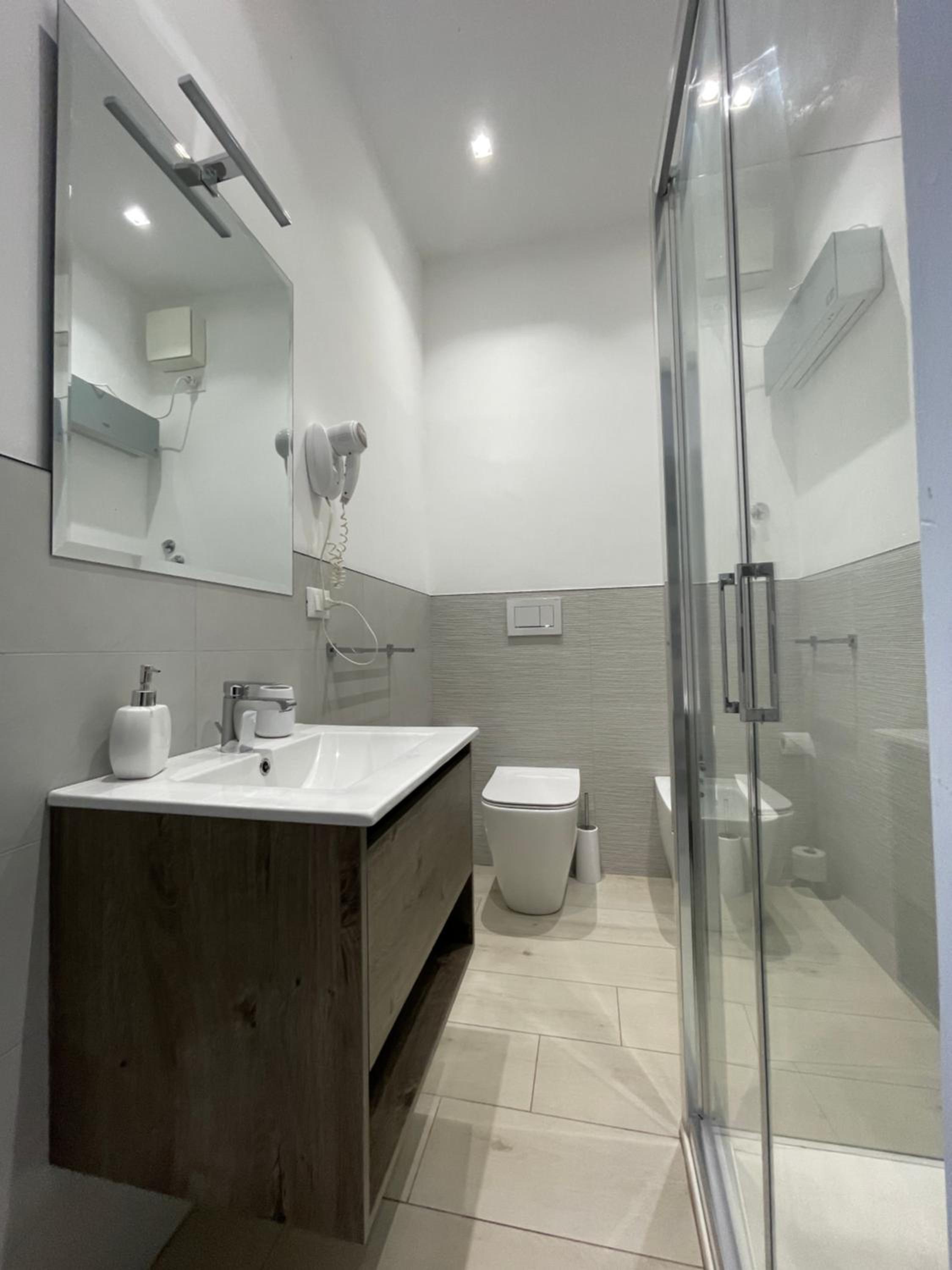 Oasis 23/24