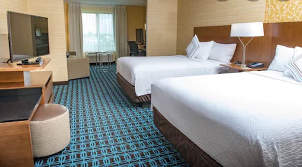 Fairfield Inn & Suites by Marriott Cleveland Tiedeman Road 9/26