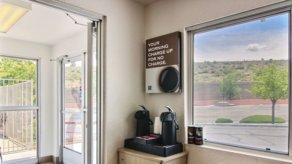 Motel6 Albuquerque, NM - Midtown 40/50