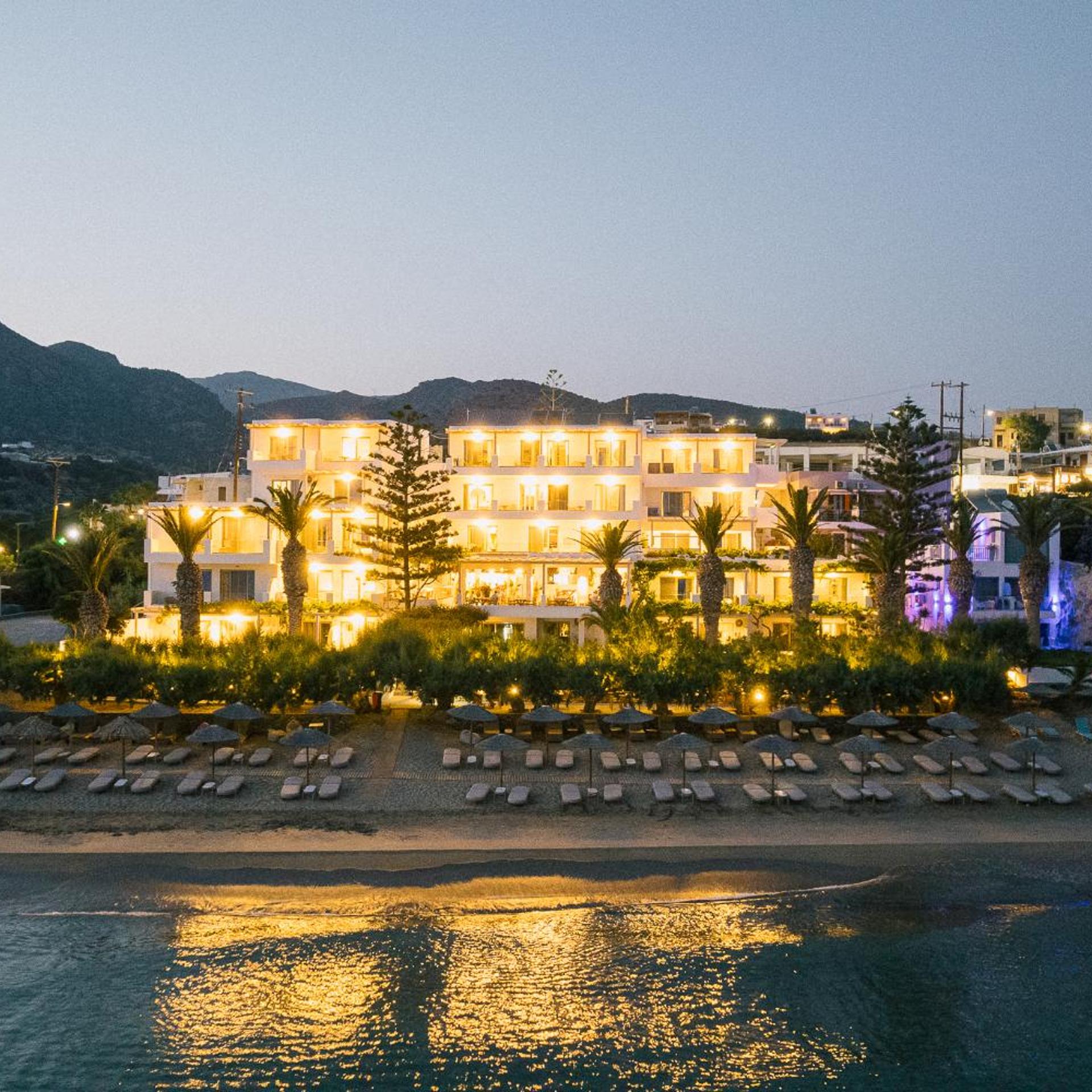 Artemis Hotel 48/52