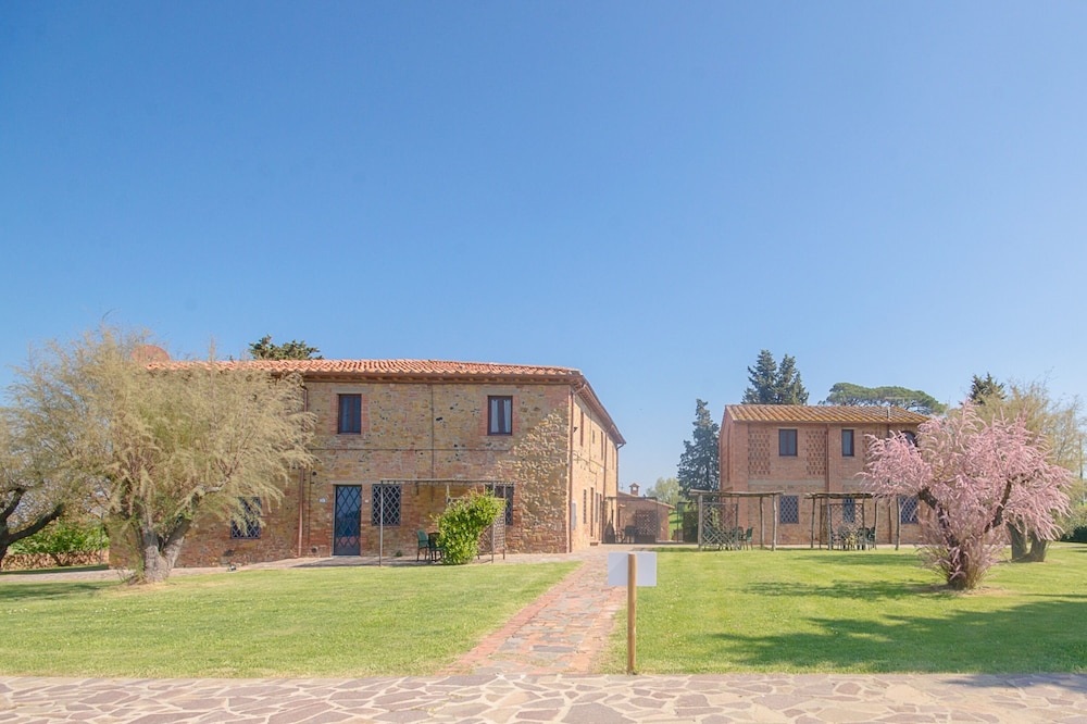 Castellare Di Tonda Resort Spa in MONTAIONE