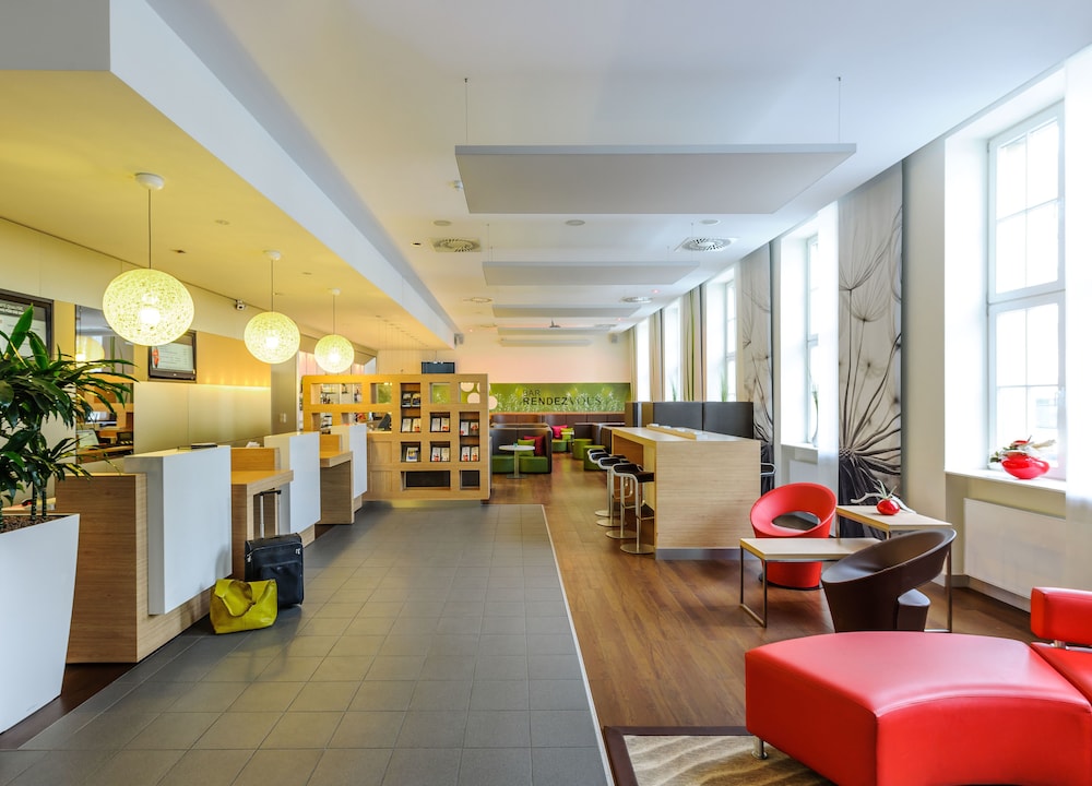 Ibis Karlsruhe Hauptbahnhof 30/48