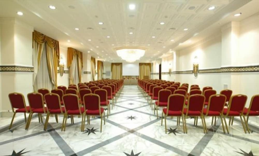 Grand Hotel Vanvitelli 39/42
