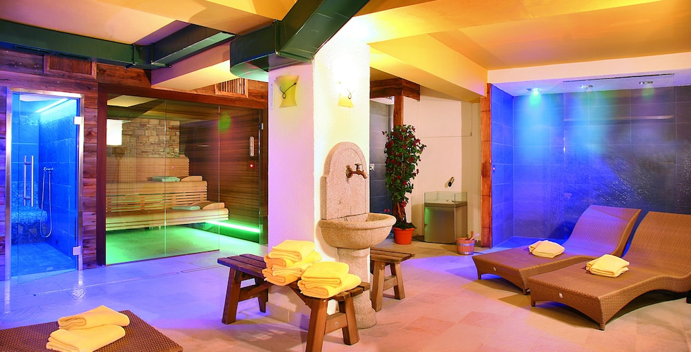 Schloss Hotel & Club Dolomiti 25/50