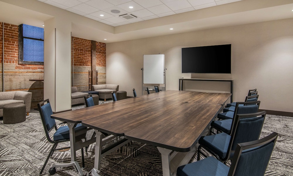 Hyatt House Sacramento/Midtown 41/50