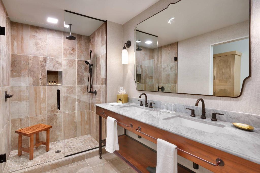 1 Bedroom, Cabana, Suite, King Bed, Mountain View, Sofa, Balcony, Terrace, Top Floor