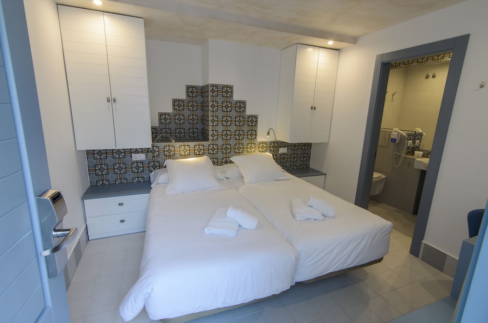 Hostal Gravina 9/50