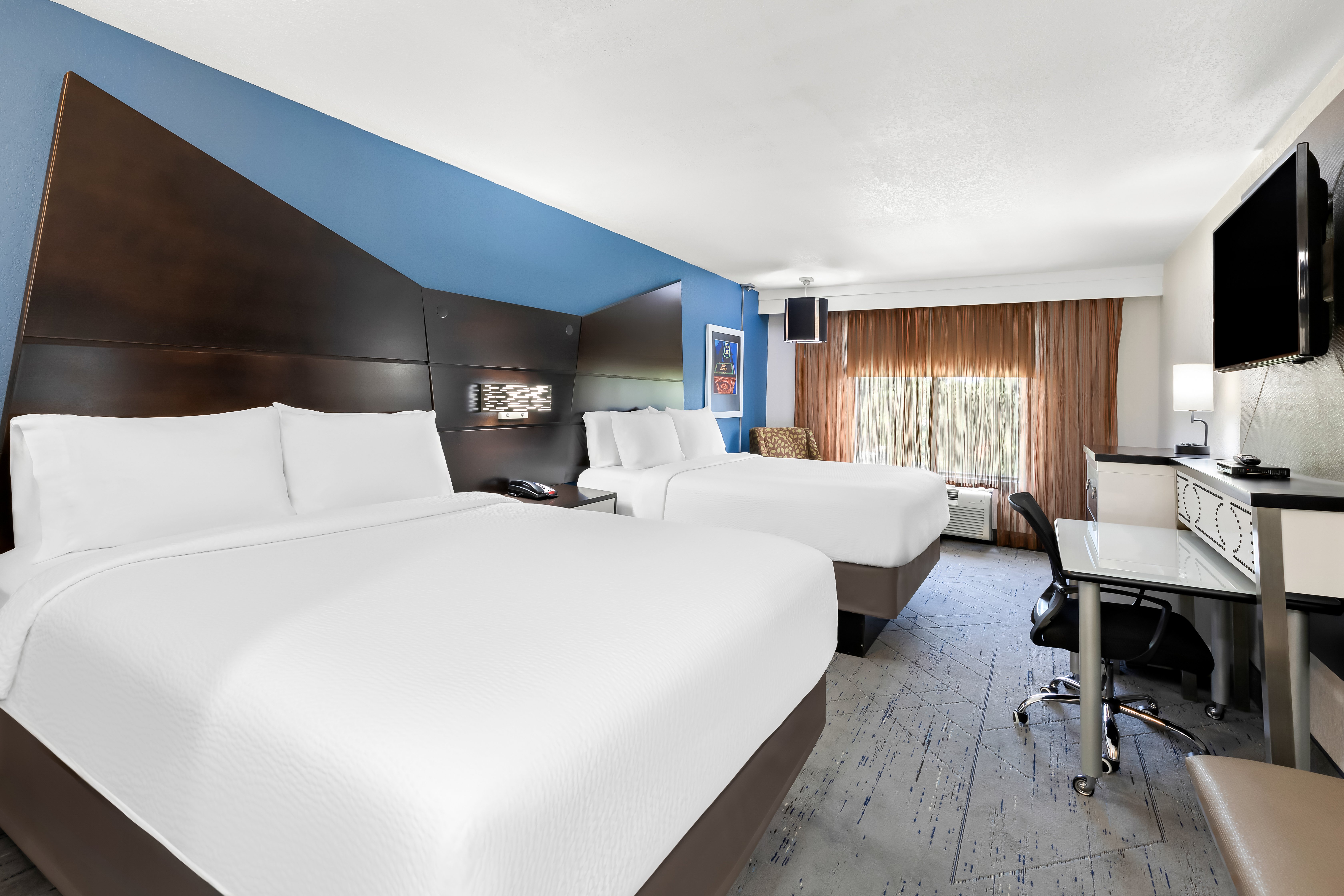 Holiday Inn Express Atlanta Galleria Ballpark Areaa 8/46