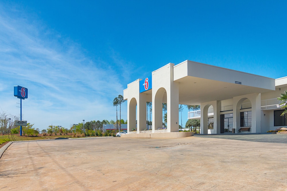 Motel6 Newnan, GA 53/58