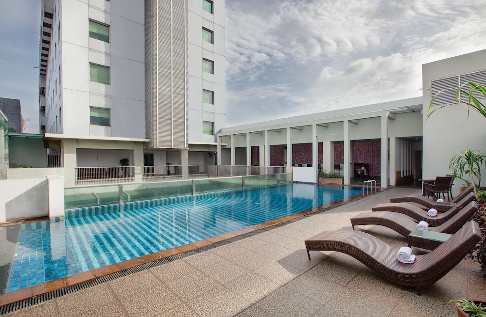 Sparks Life Jakarta, ARTOTEL Curated 5/50