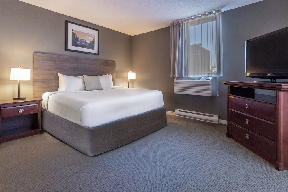 STUDIO, KING BED, KITCHENETTE