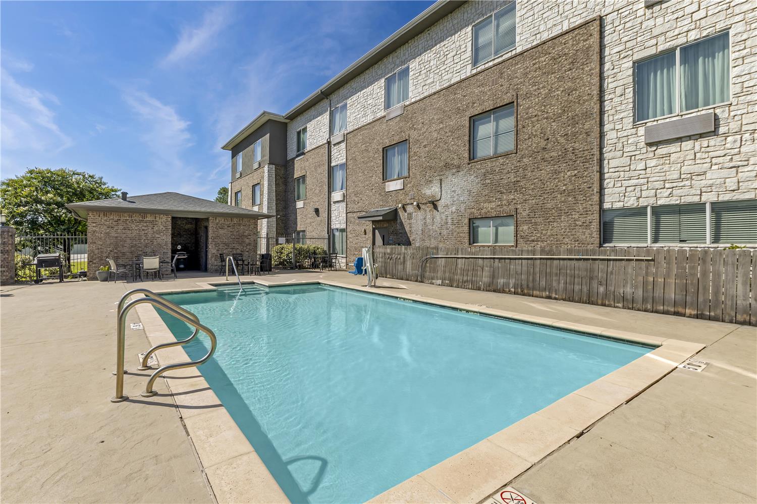 Best Western Plus Sand Bass Inn & Suites 45/52