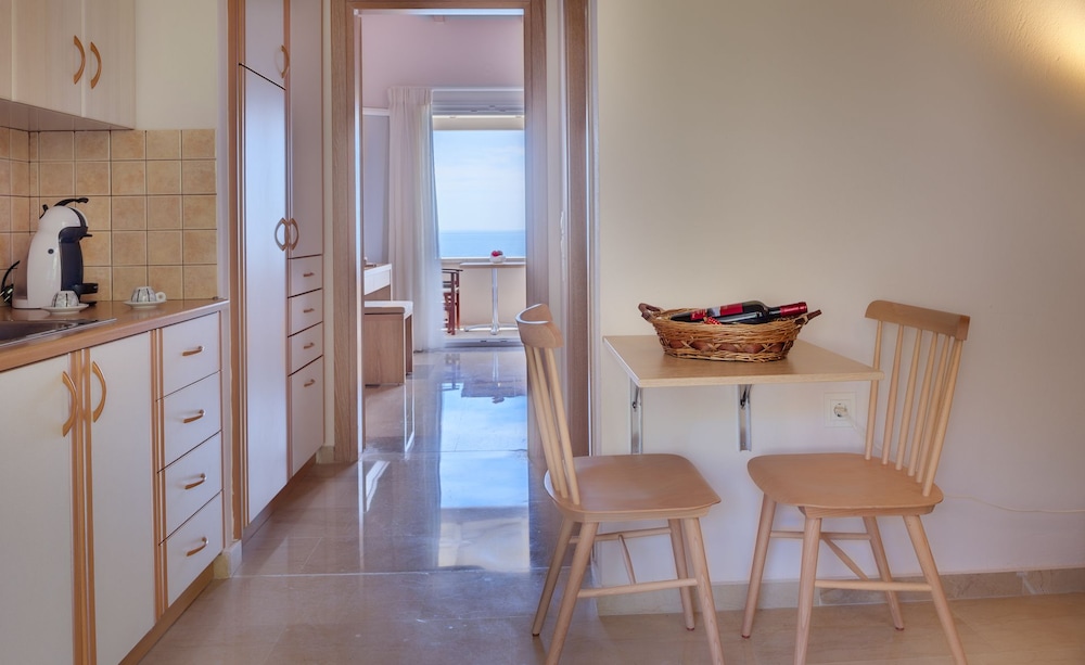 Krouzeri Beach Apartments 28/46