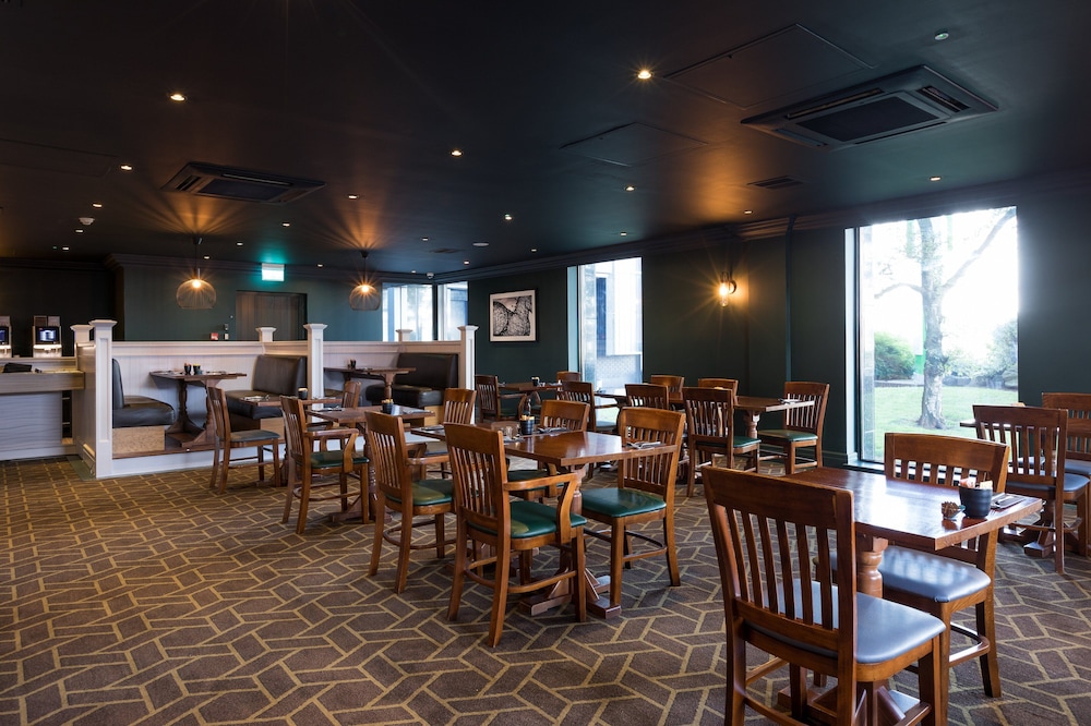 HOLIDAY INN GLASGOW AIRPORT 62/80