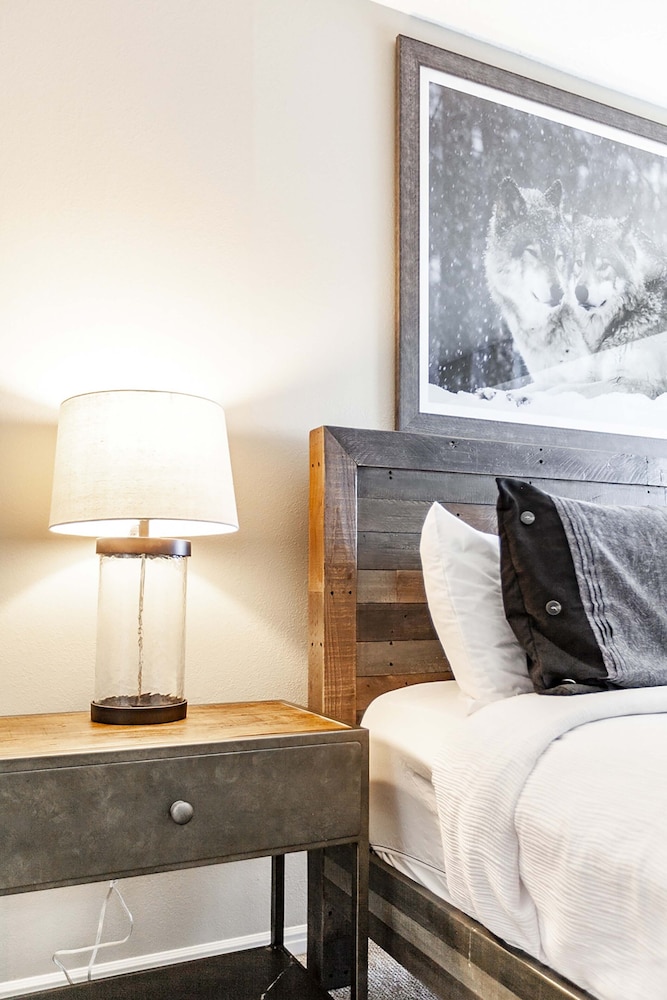 Shadow Ridge Resort Hotel By All Seasons Resort Lodging 34/77