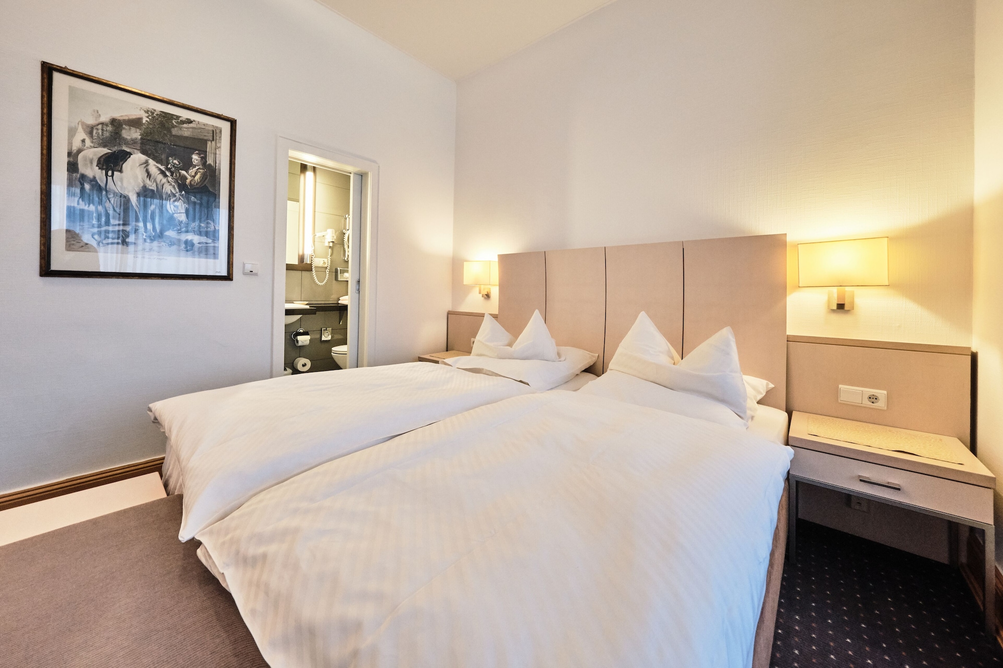 ROOM, TRIPLE
