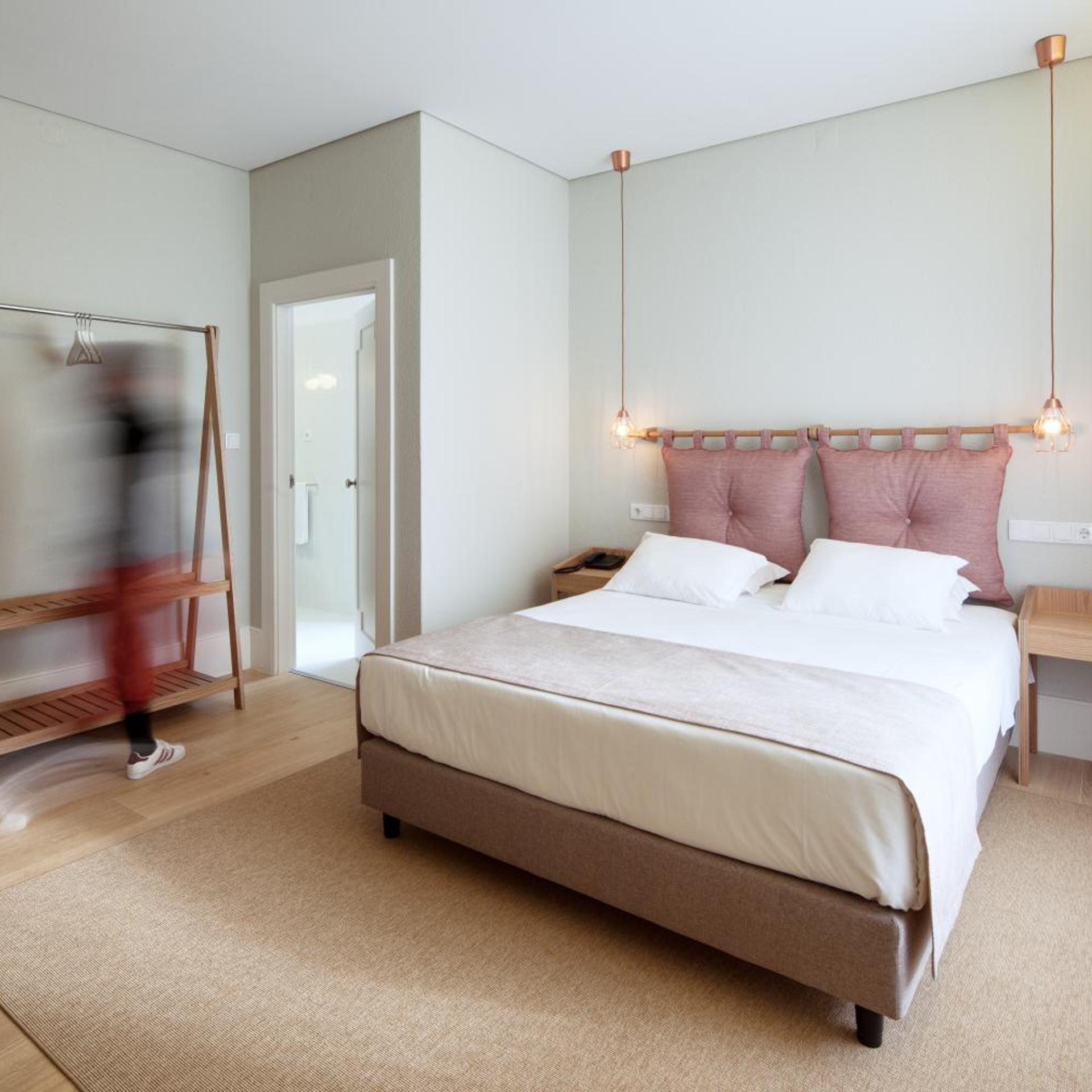 Semi Room, Comfort, Basement, Triple