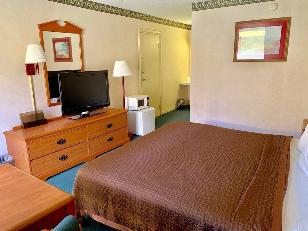 Ramada by Wyndham Lumberton NC North 54/60