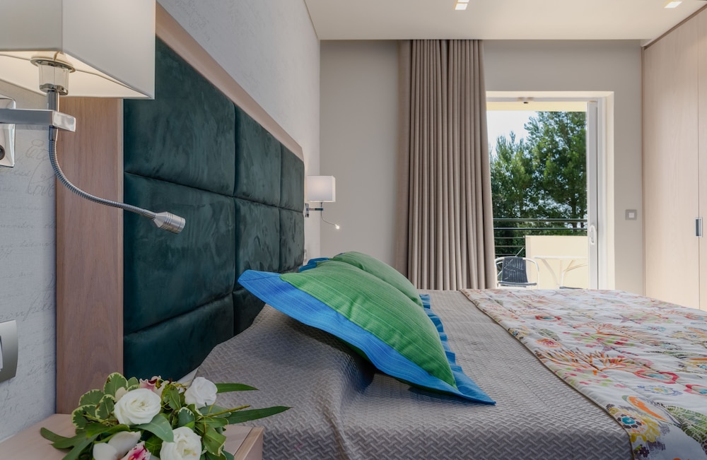 Mareblue Beach Resort 38/74