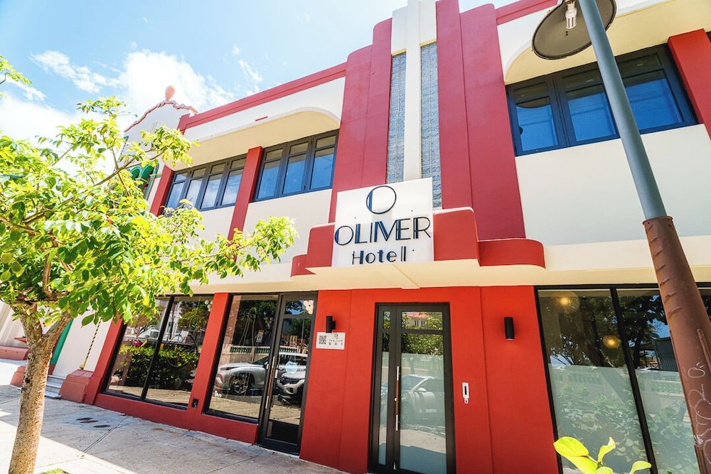 The Oliver Hotel 2/50