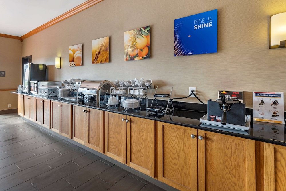 Comfort Inn & Suites Greenville I-70 29/34