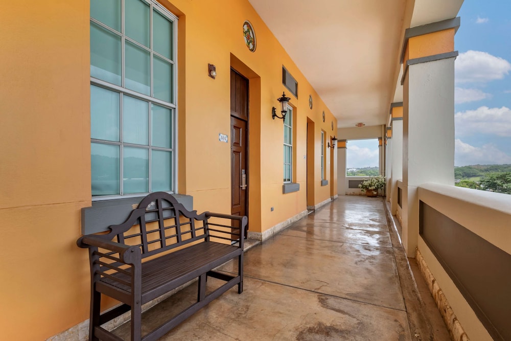 Mayaguez Plaza Hotel, BW Signature Collection 34/44