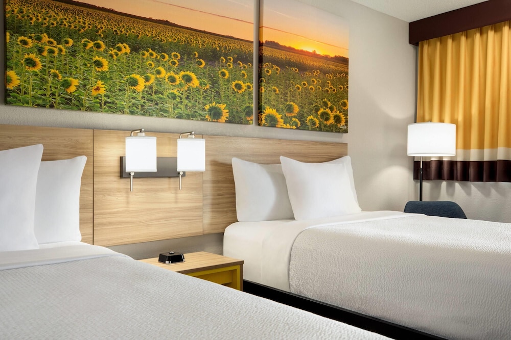 Days Inn By Wyndham Cartersville 22/44