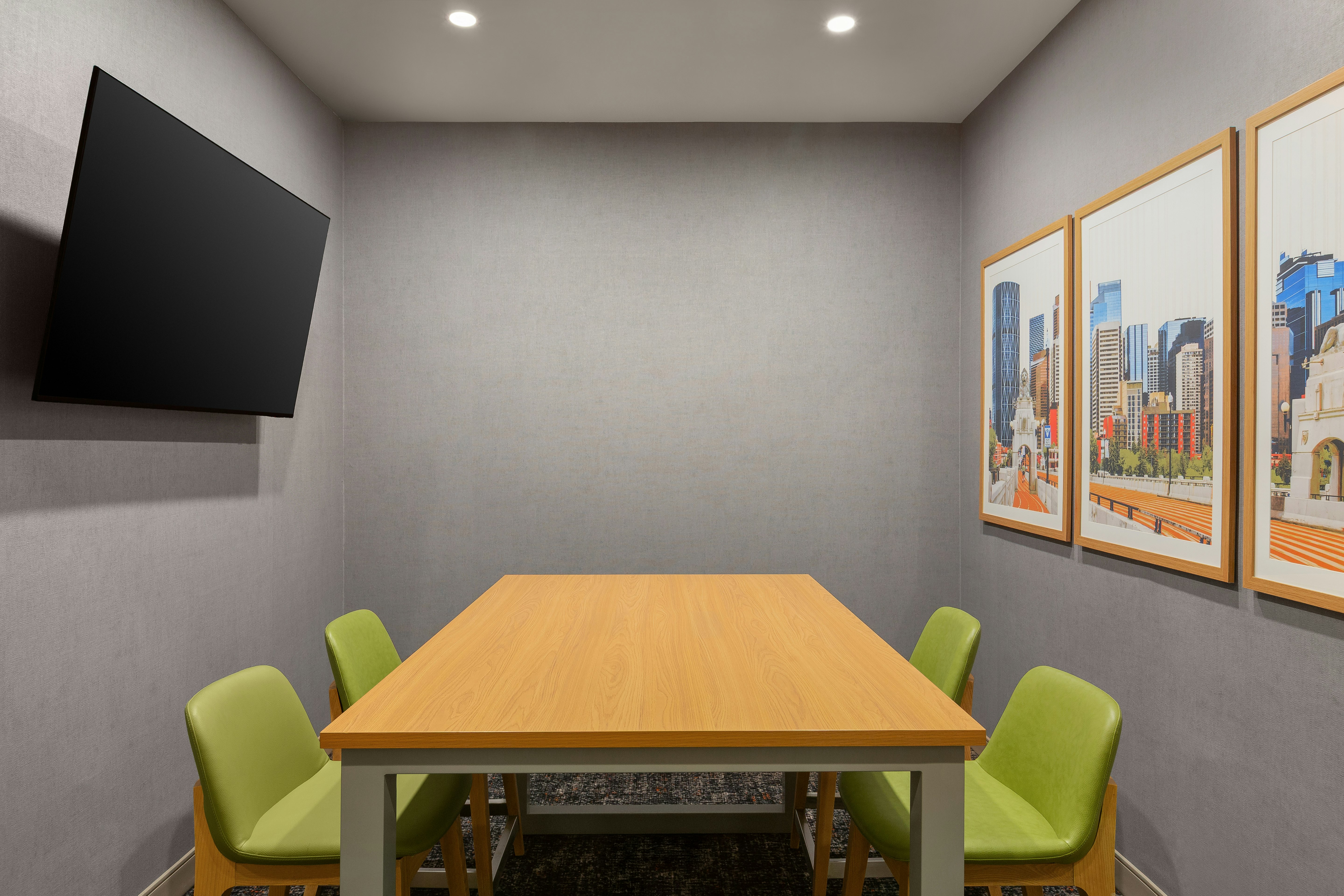 Hampton Inn By Hilton Calgary Airport North 33/58