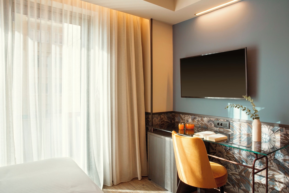 Zeus Essence Athens Central, Trademark Collection by Wyndham 53/63