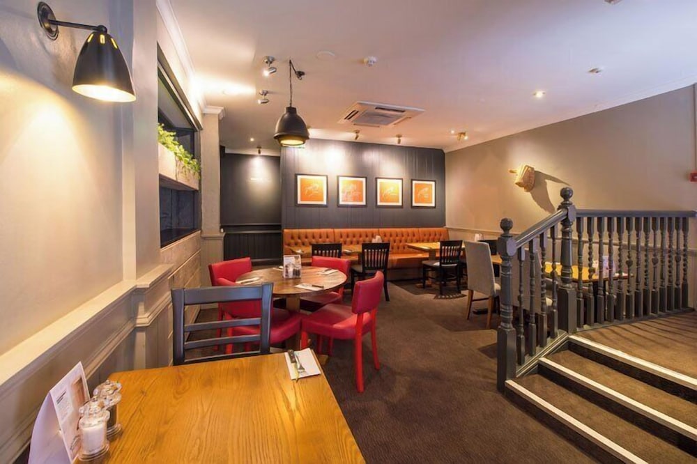 Premier Inn Cardiff West 31/60