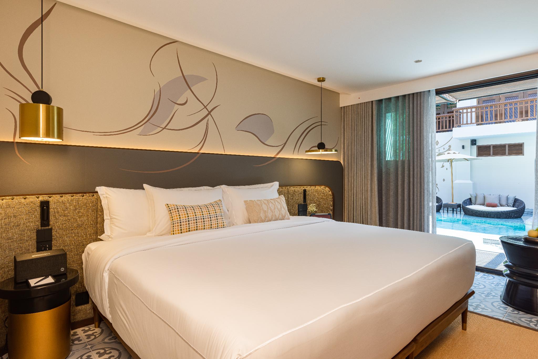 Room, Pool Access