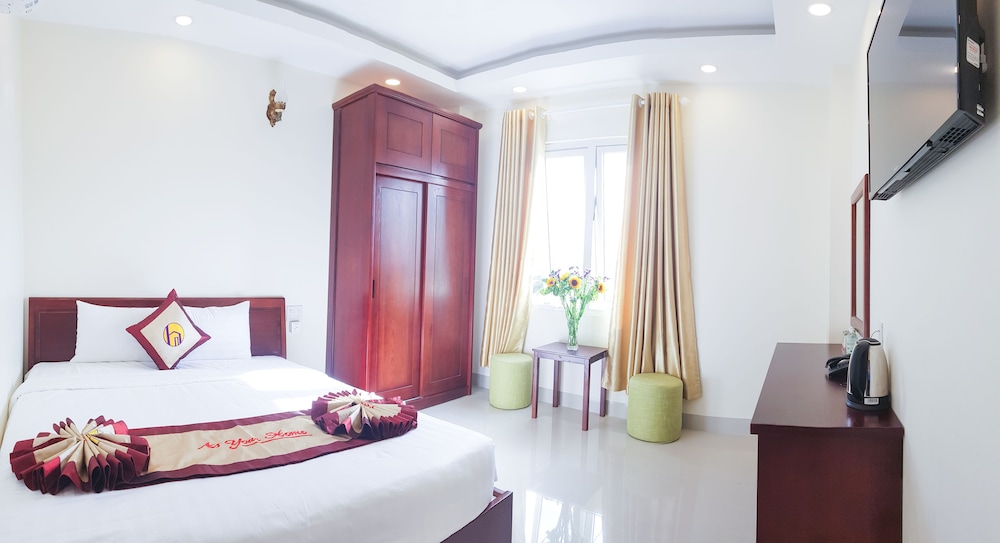 DELUXE, DOUBLE BED