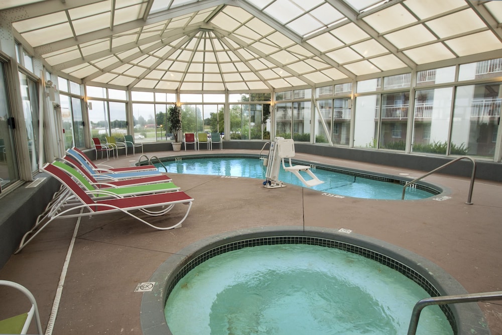 Lamplighter Inn Suites North 9/25