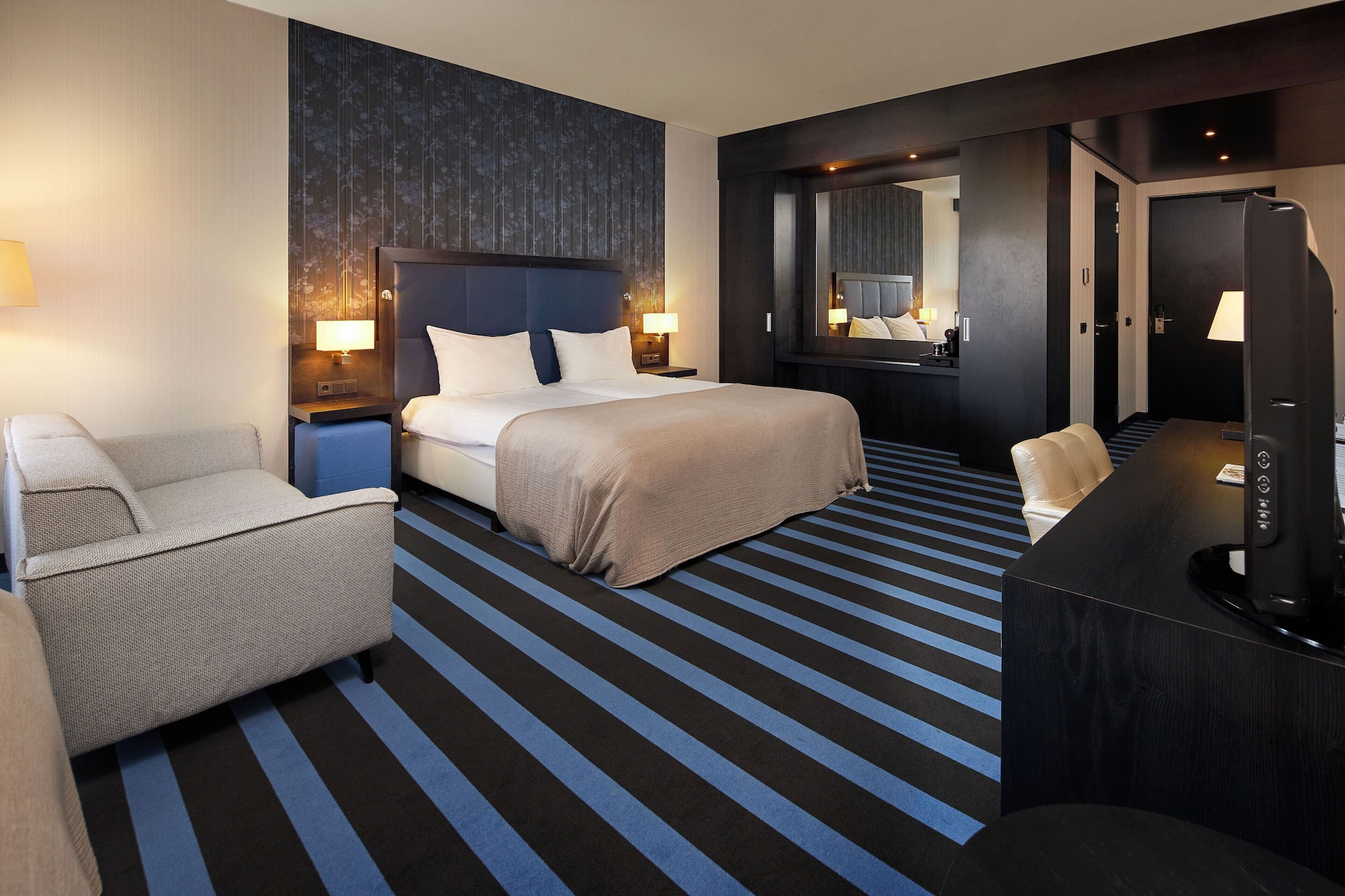 غرفة كومفورت بسريرين منفصلين بإطلالة على القناة، Van Der Valk Hotel Sneek 5/7
