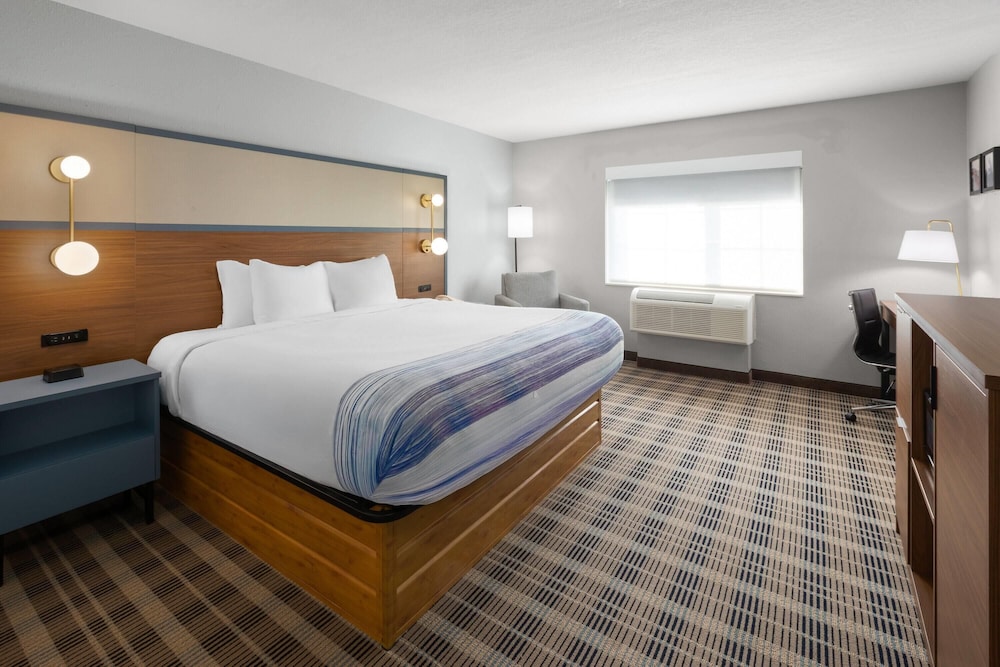 غرفة بسرير كينج، Americinn By Wyndham Douglas/Saugatuck 3/5