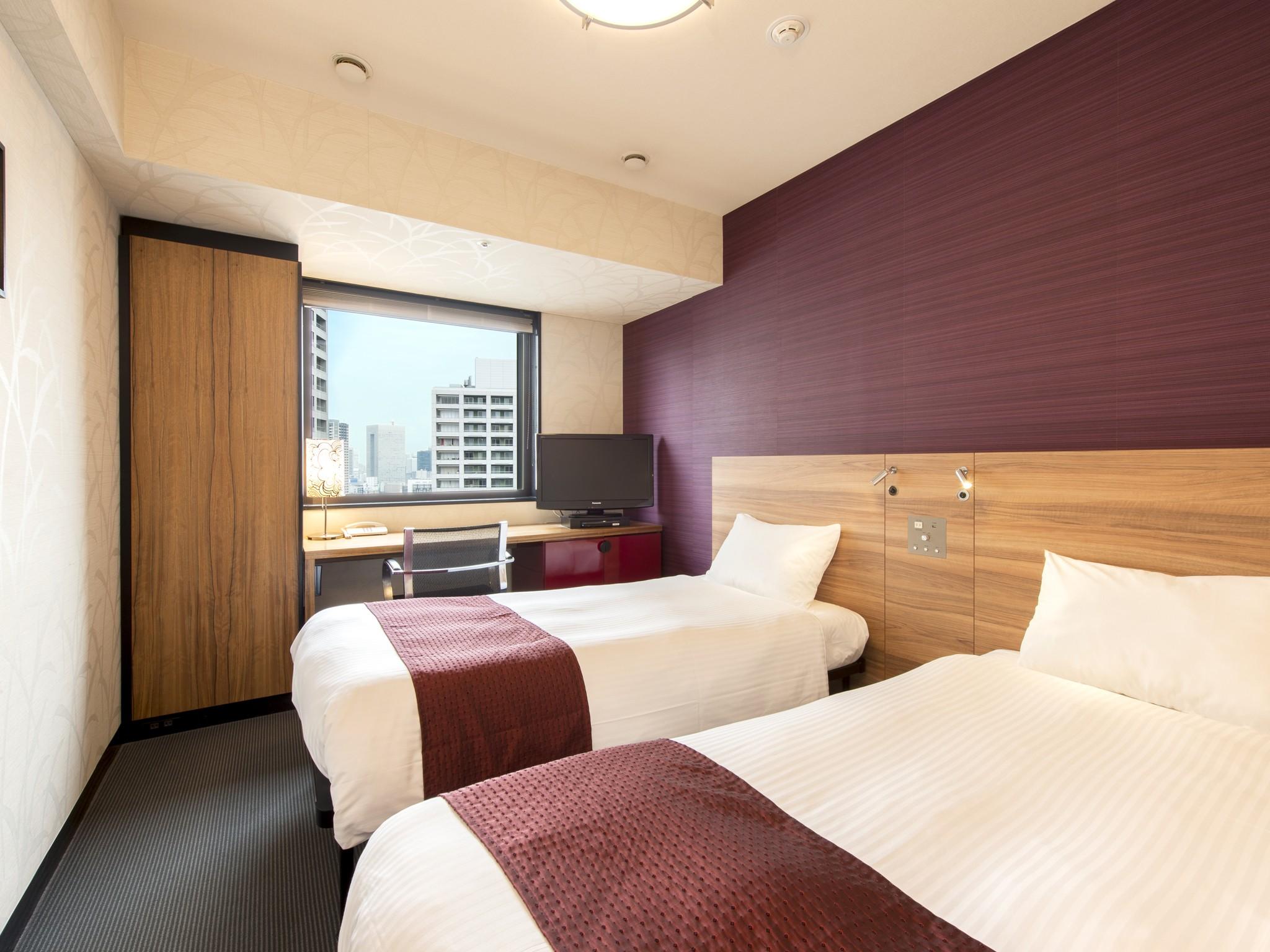 Moderate, Twin Beds