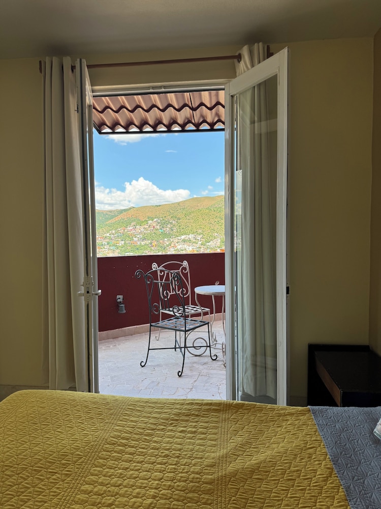 La Vista Hotel 39/50