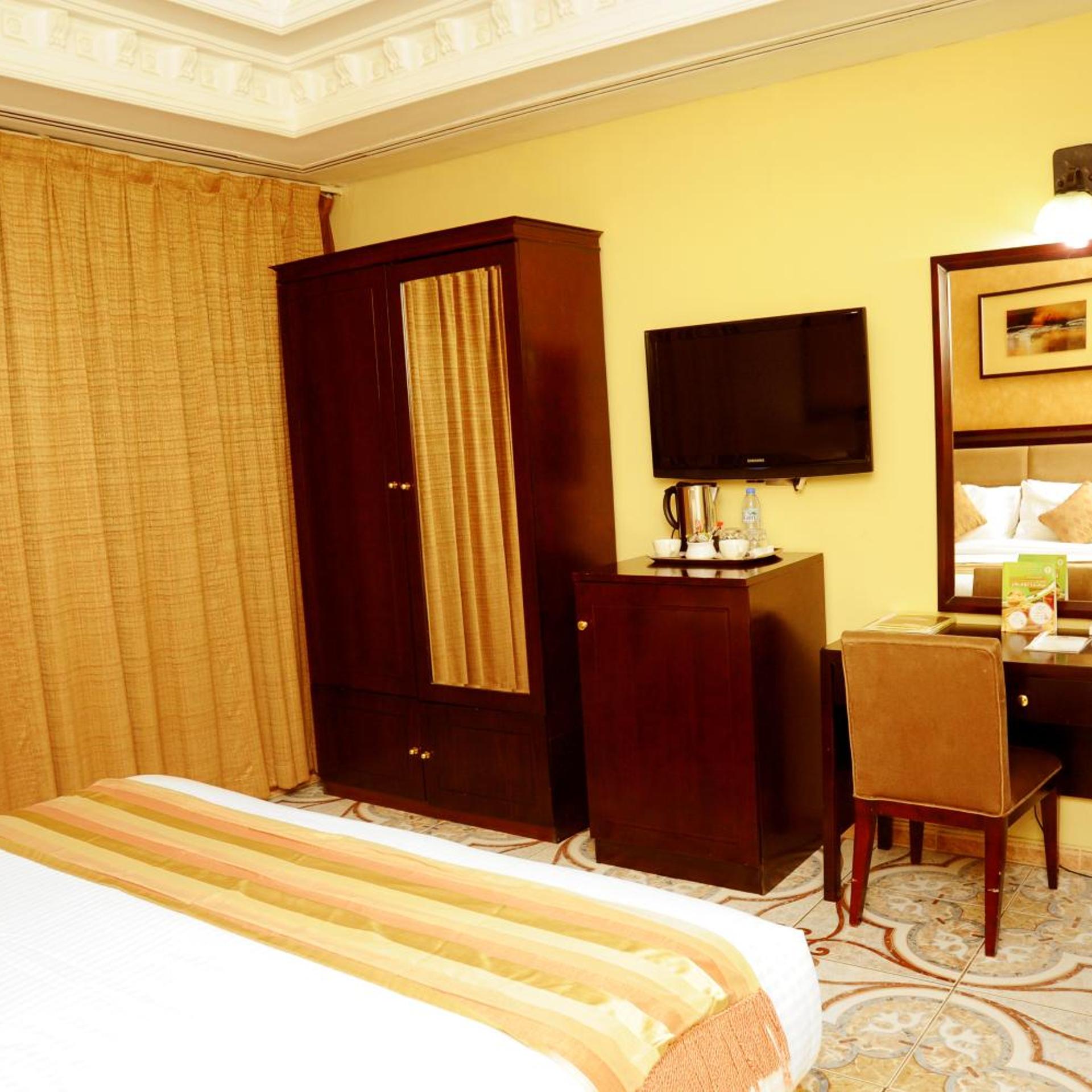 Al Jazeera Royal Hotel 4/50