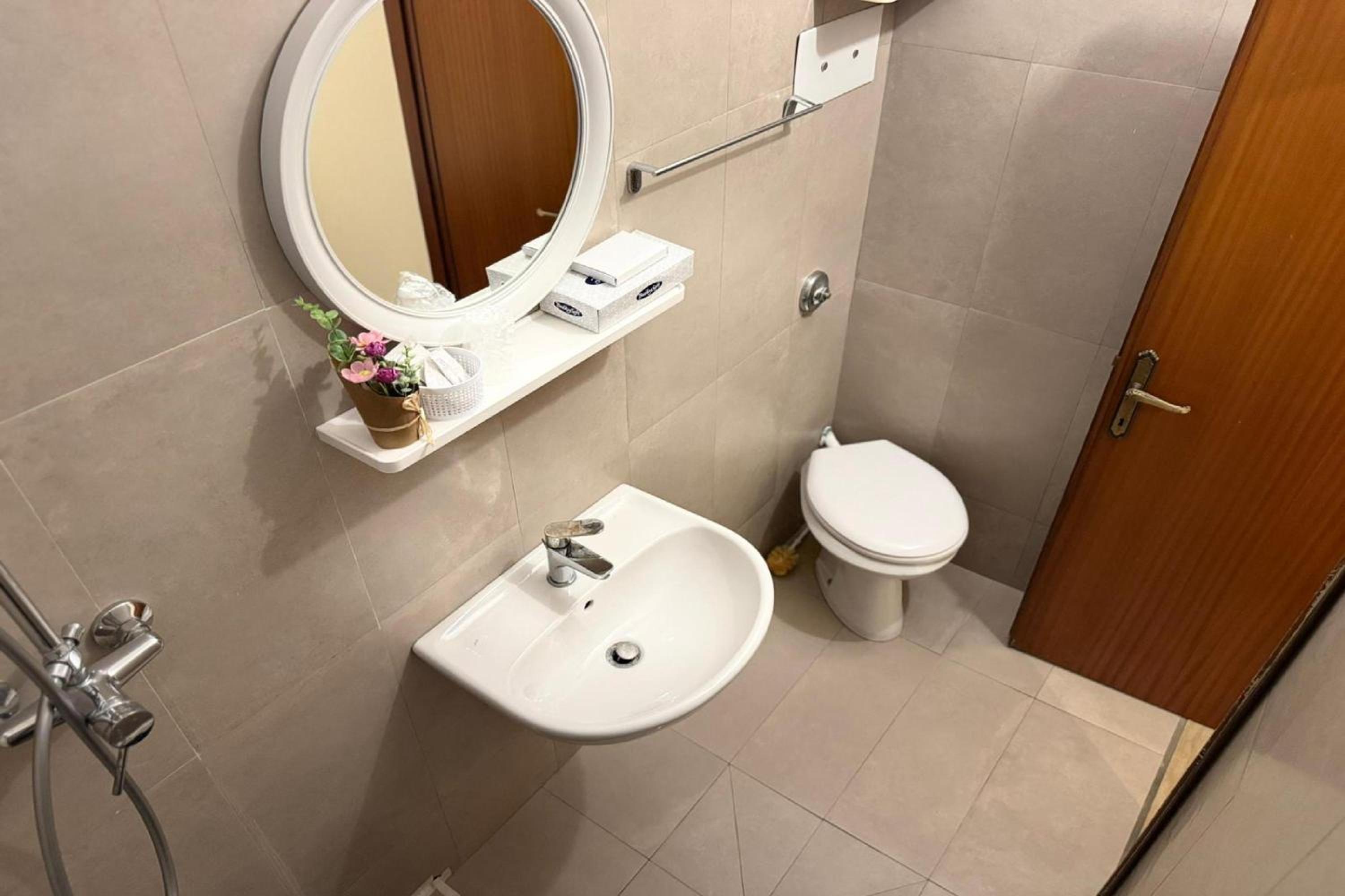 غرفة ثلاثية اقتصادية، Hotel Bologna 4/7