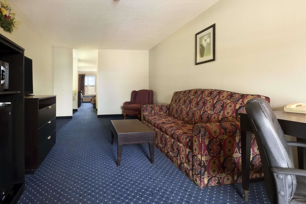 Days Inn by Wyndham Alma 26/41
