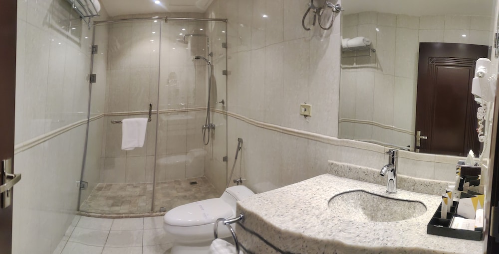 فندق ورويك الجبيل(Warwick Al Jubail Hotel) 68/70