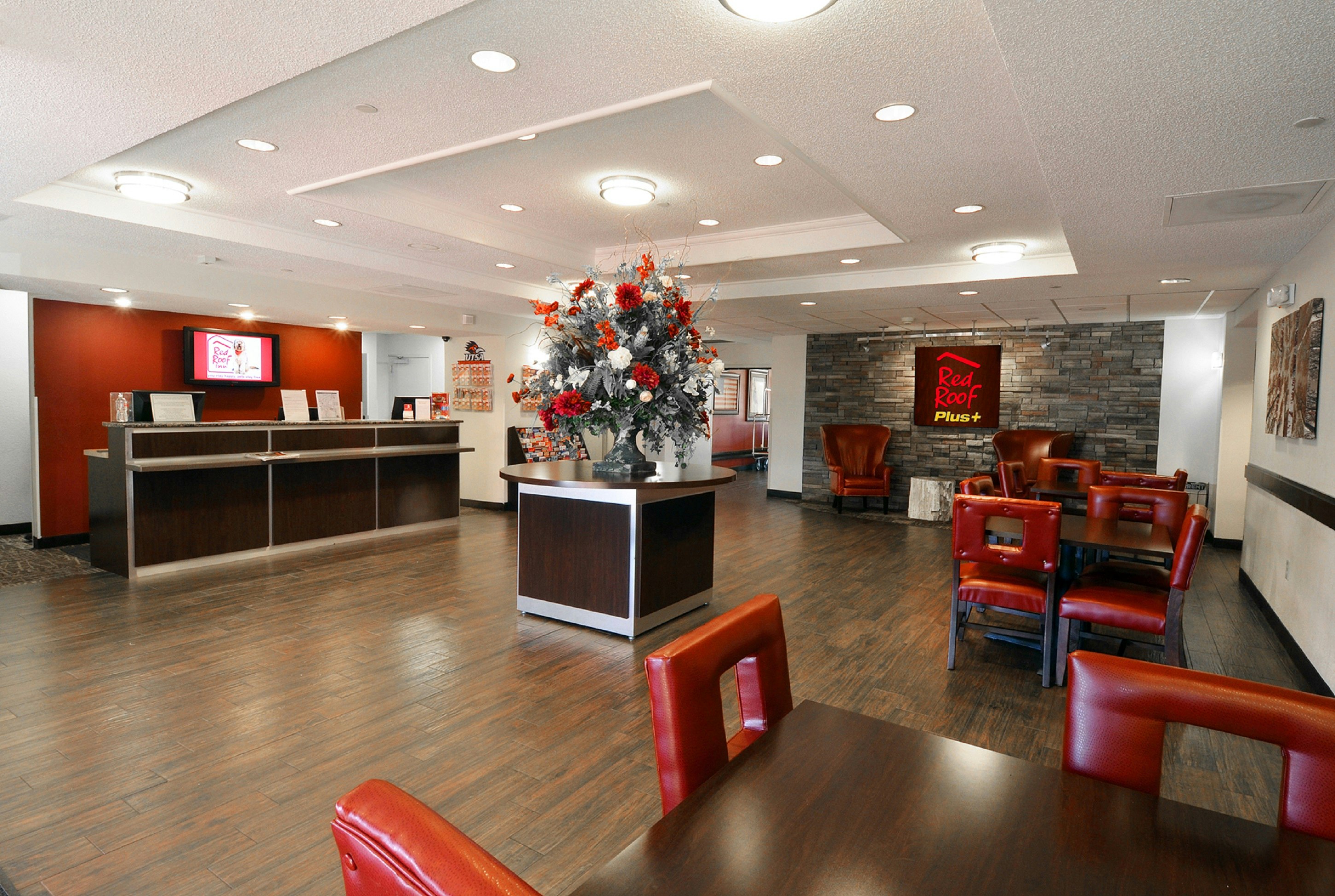 Lobby at Red Roof PLUS San Antonio Downtown - Riverwalk, SAN ANTONIO - TX