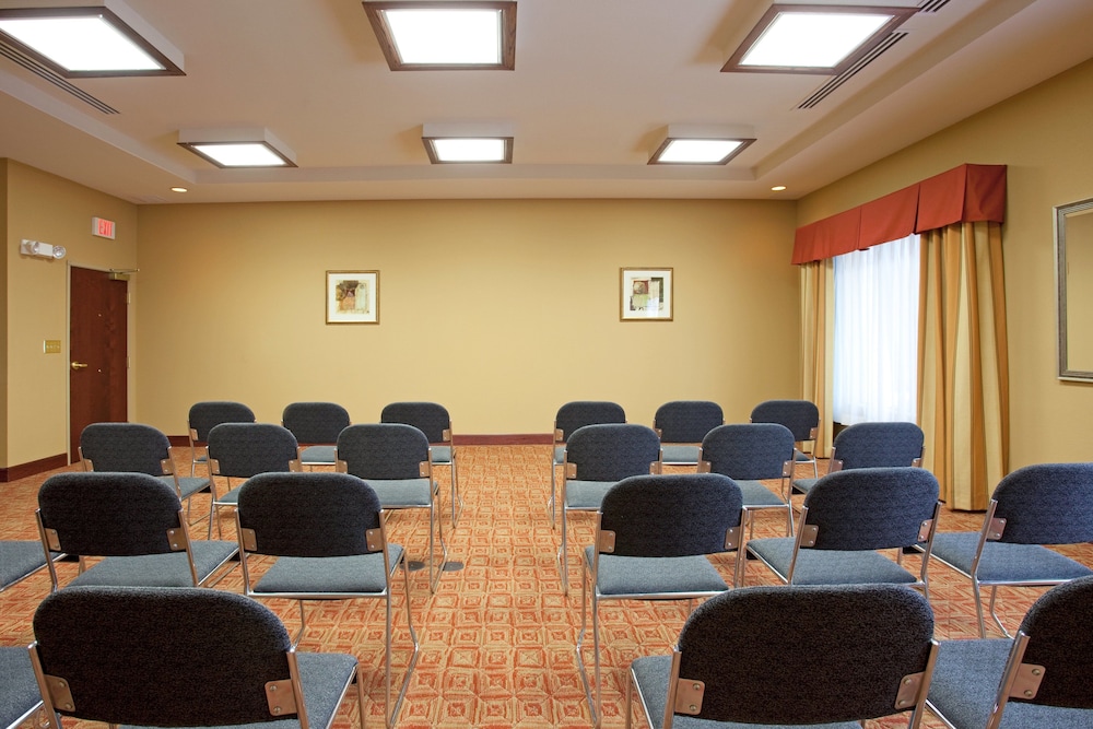 Holiday Inn Express Hotel And Suites Amarillo Sout 54/61