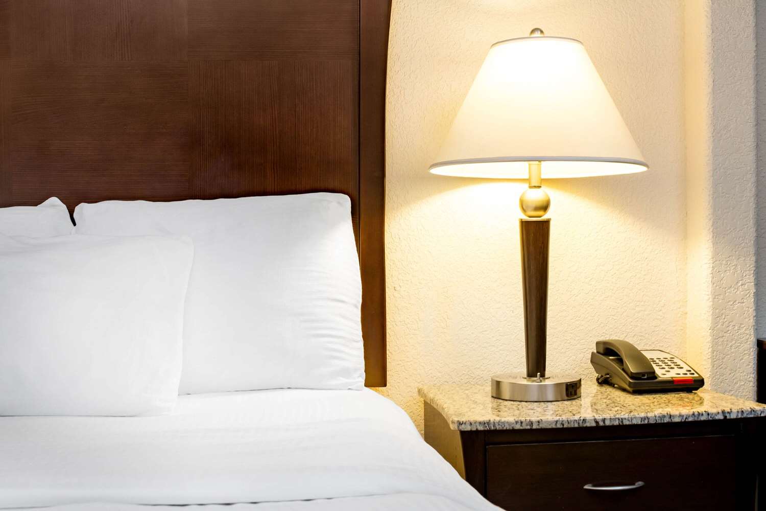 La Quinta Inn & Suites by Wyndham Fowler 25/61