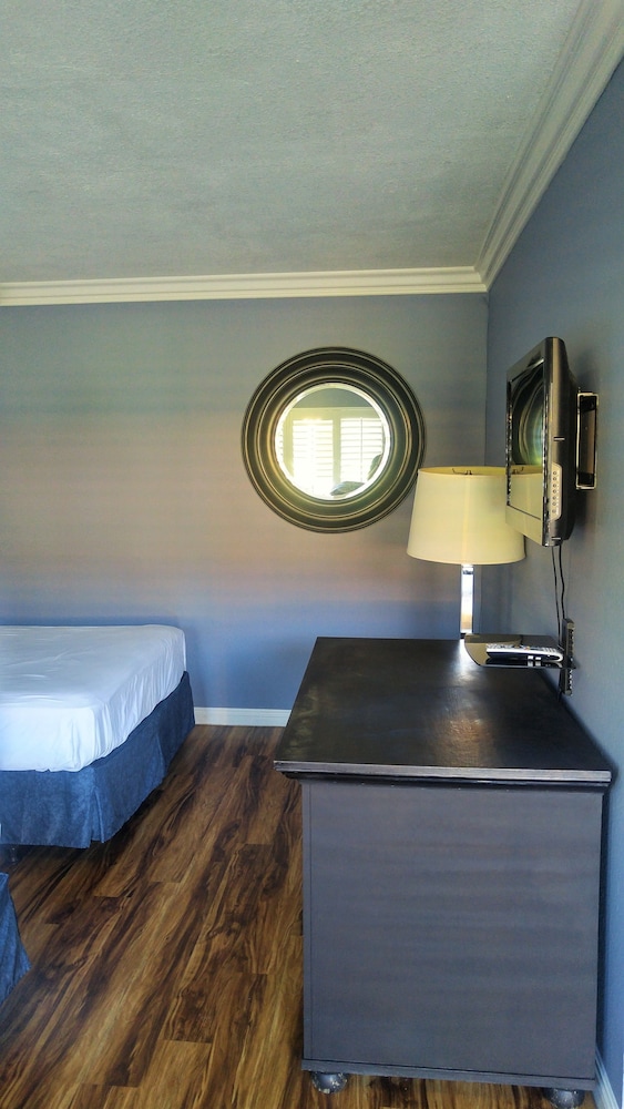 Big A Motel 21/49
