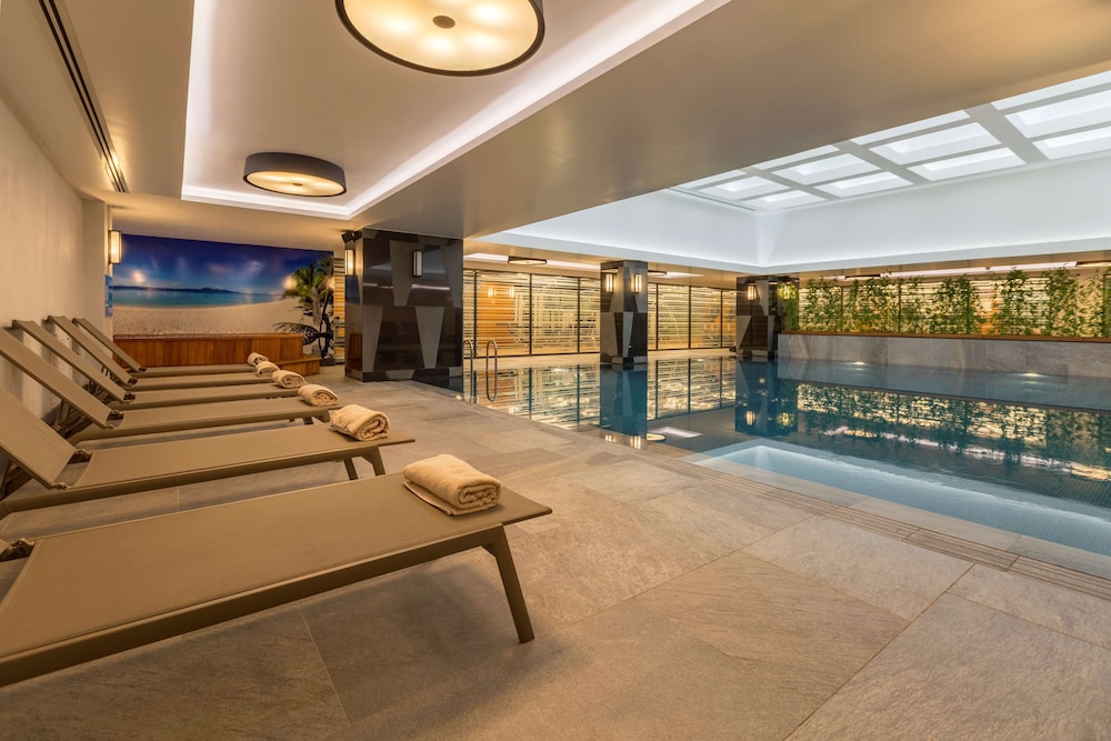 Golden Tulip Istanbul Bayrampasa 26/50