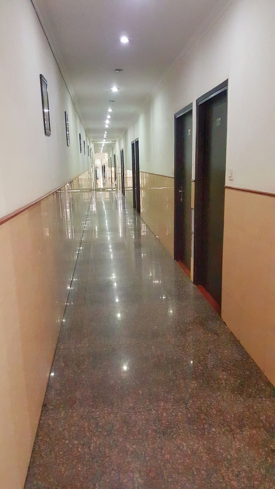 Hotel Delhi Aerocity 62/75