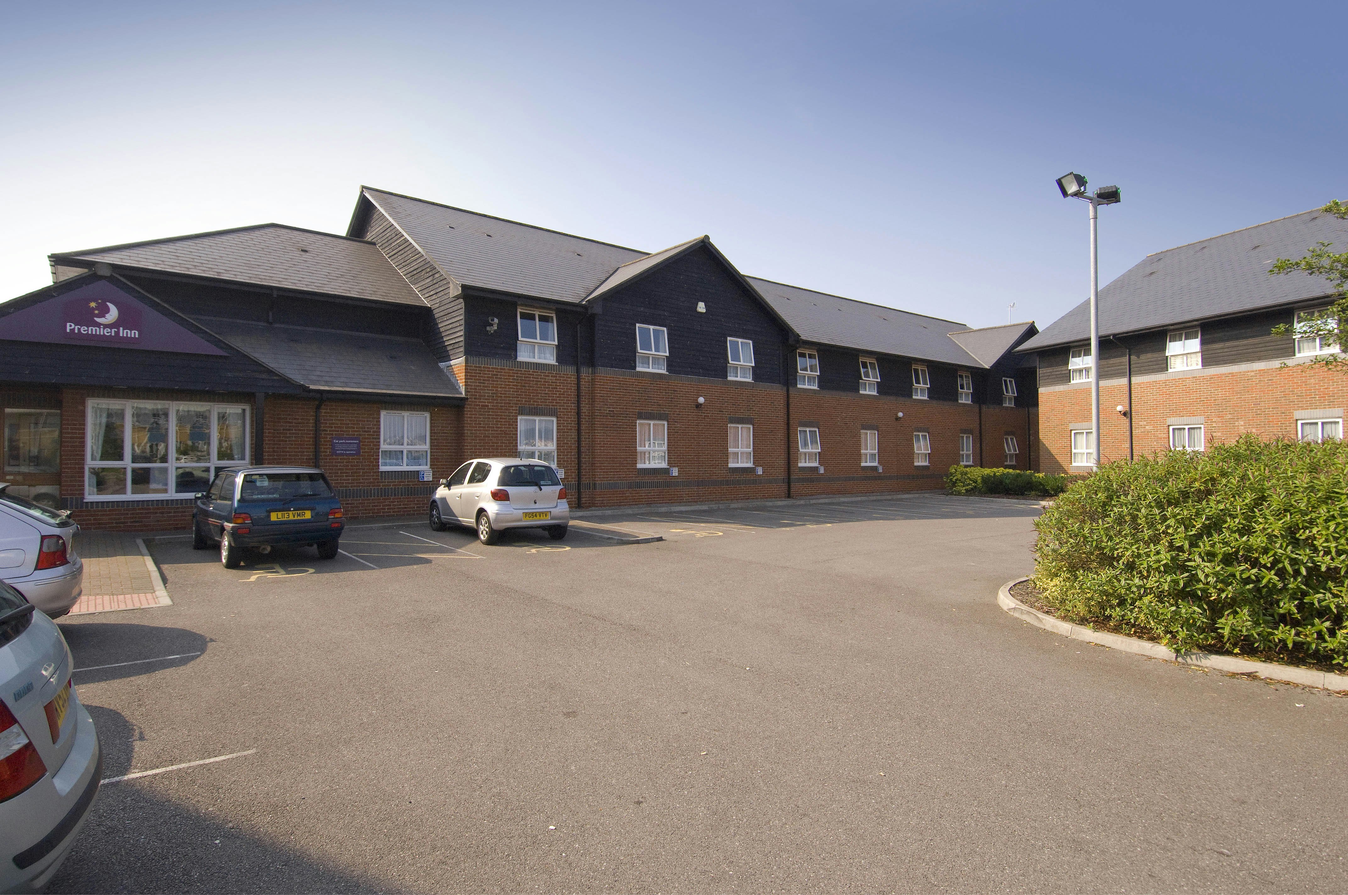 Premier Inn Portishead 23/27